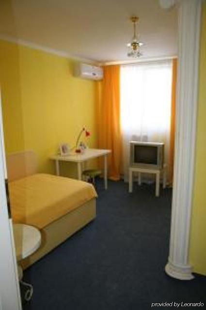 Hotel Nelisse Bukarest Zimmer foto