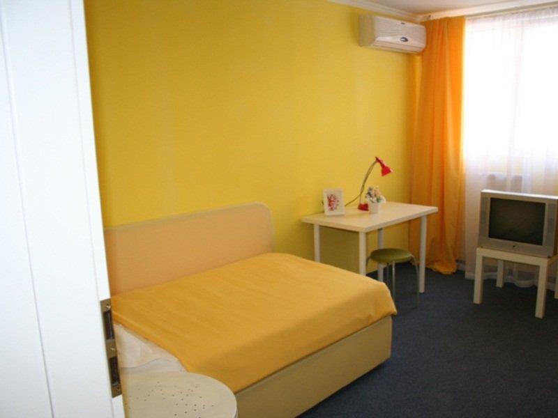 Hotel Nelisse Bukarest Zimmer foto